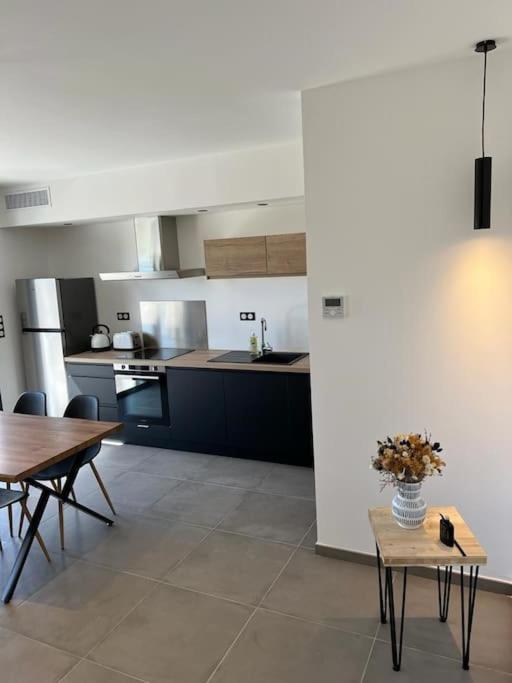 Logement Neuf-Ghisonaccia Centre, A 5Min De La Mer Dış mekan fotoğraf